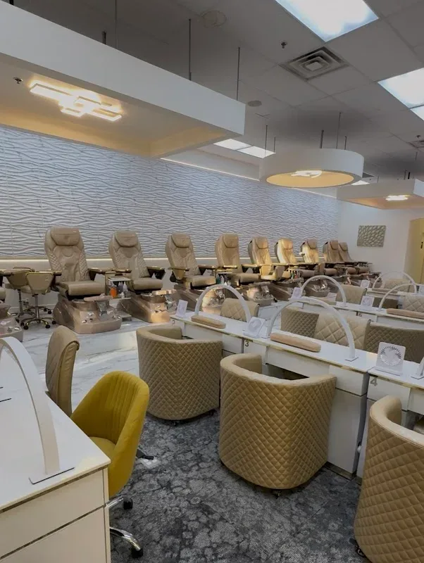 Gloss Nails — Nail salon in Grandville